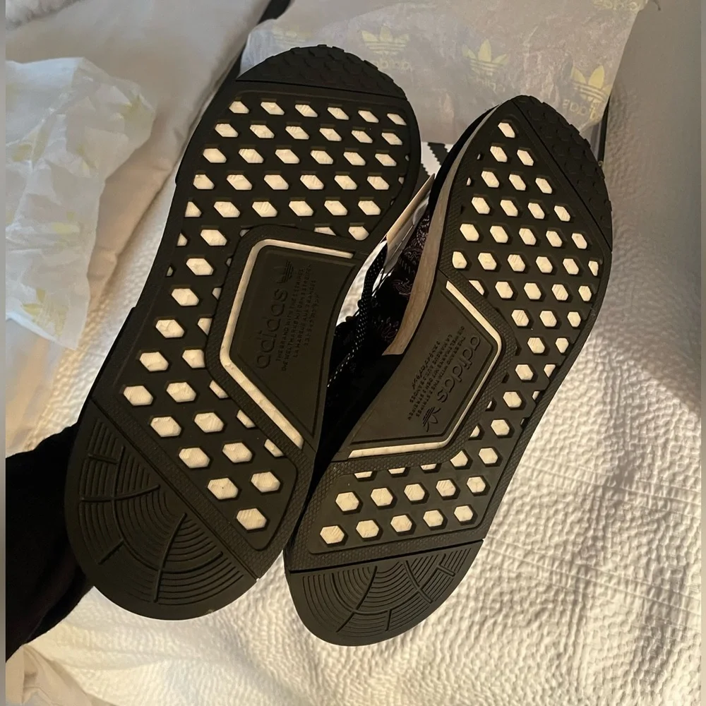 2022 Neighborhood x NMD R1 ‘Black Paisley Bandana - Picture 5 of 5